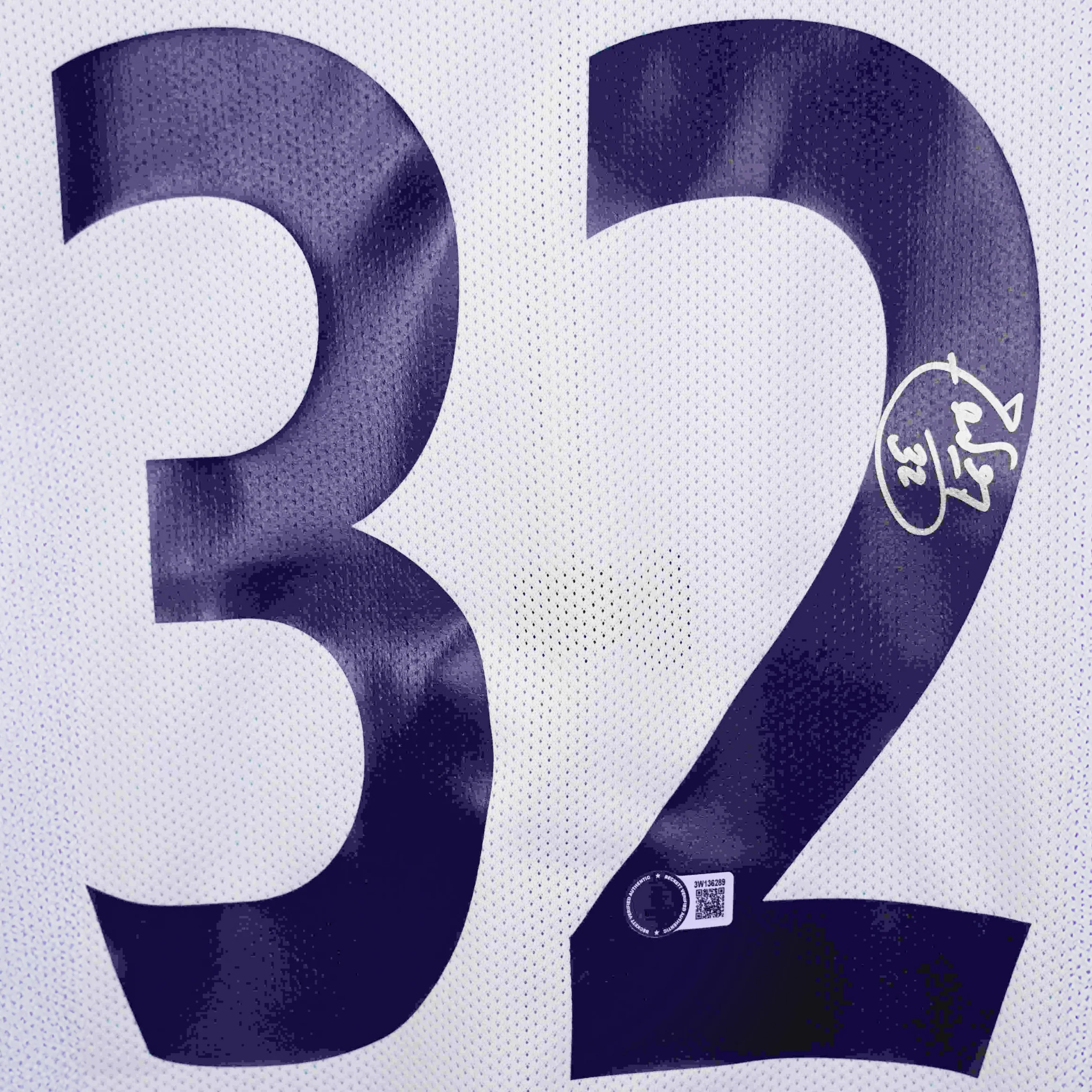 Framed Carlos Tevez Signed Manchester Utd Away Soccer Jersey #32 with Beckett Witness - Image 2