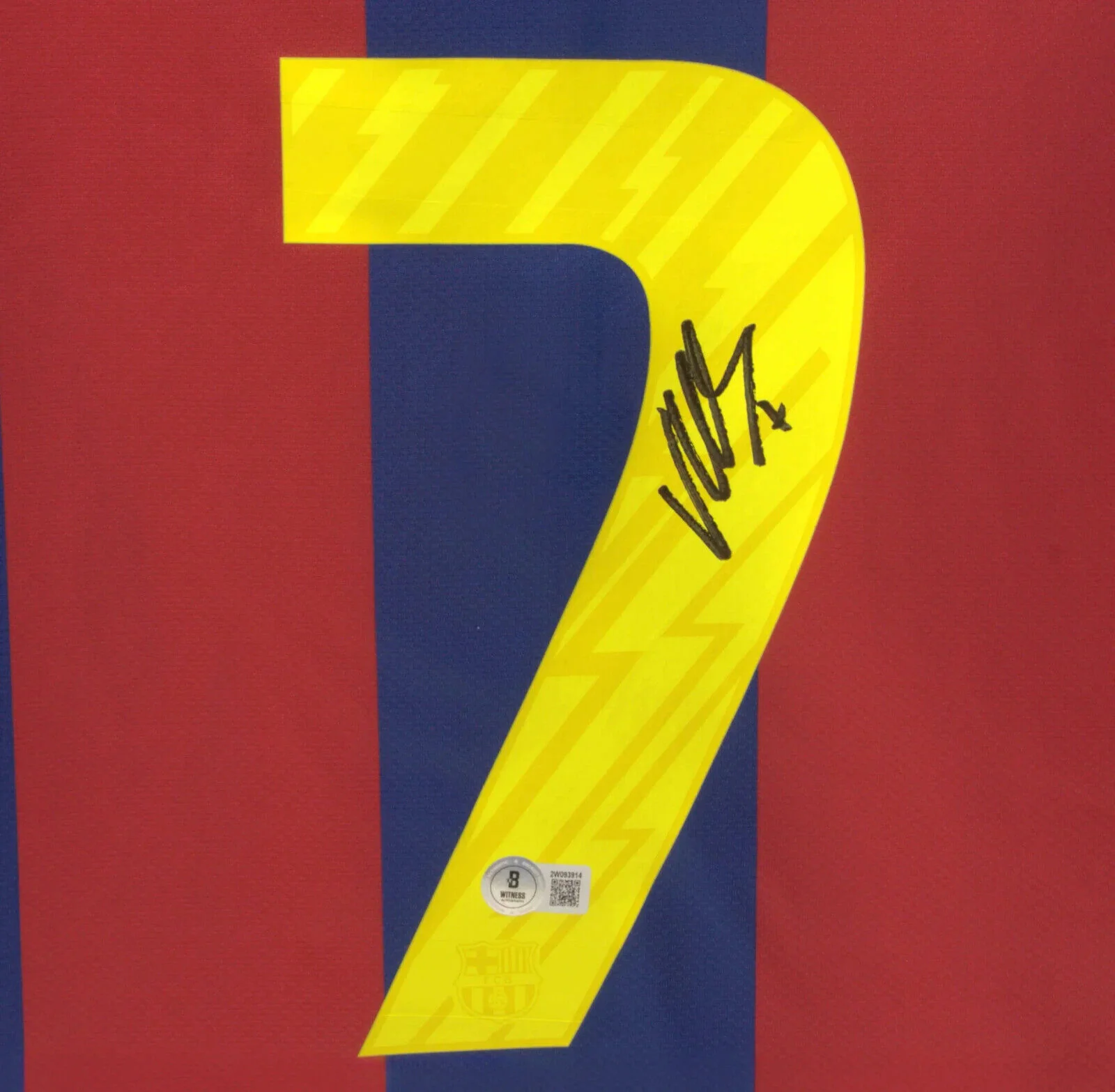 David Villa Signed FC Barcelona Home Soccer Jersey #7 with Beckett Witness - Image 2
