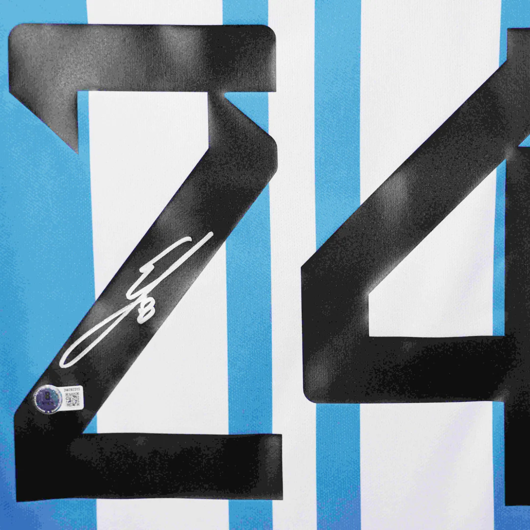 Framed Enzo Fernandez Signed Argentina Soccer Jersey #24 with Beckett Witness - Image 2