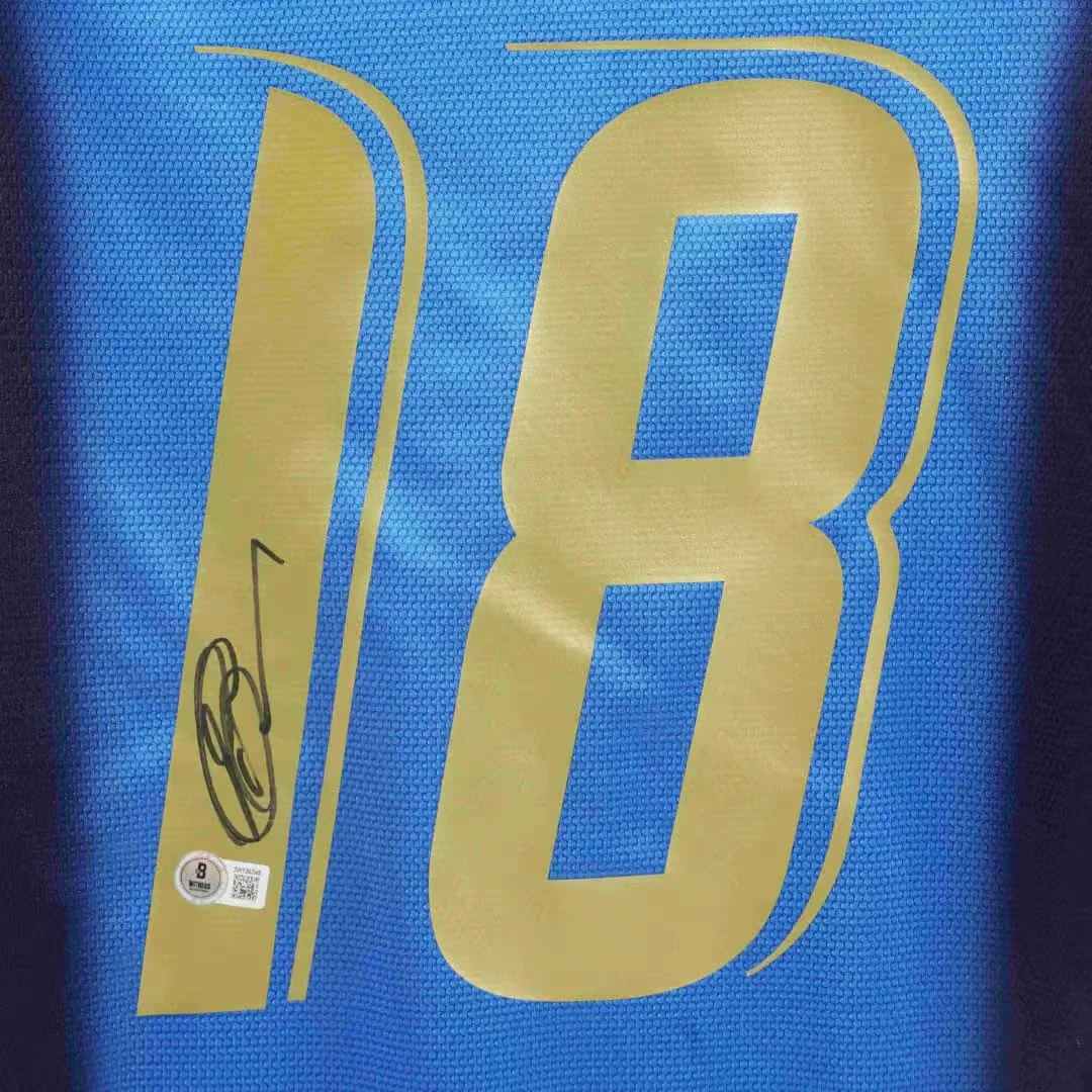Filippo Inzaghi Signed Italy FC Home Soccer Jersey #18 with Beckett Witness - Image 2