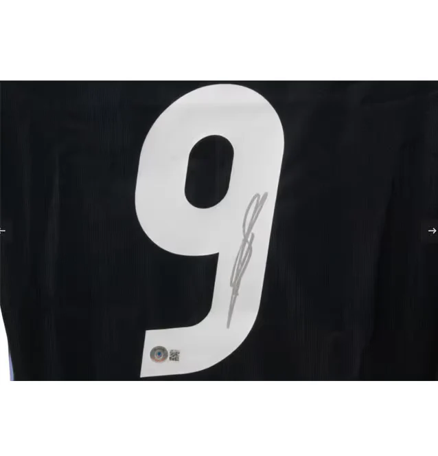 Framed Karim Benzema Signed Real Madrid FC Away Soccer Jersey #9 with Beckett COA - Image 2