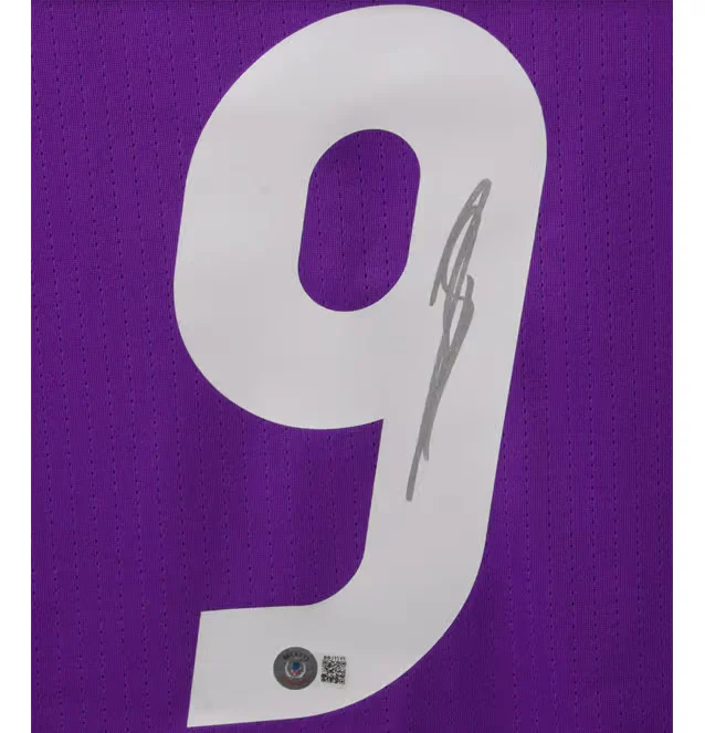 Framed Karim Benzema Signed Real Madrid FC Away Soccer Jersey #9 with Beckett COA - Image 2