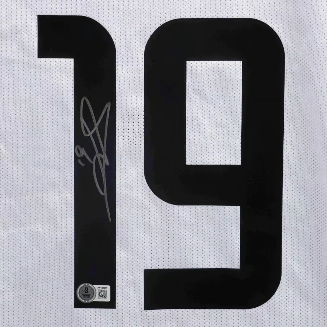 Leonardo Bonucci Signed Juventus FC Home Soccer Jersey #19 with Beckett Witness - Image 2