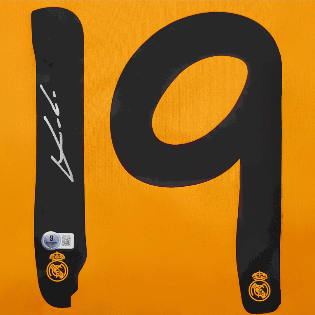 Framed Luka Modric Signed Real Madrid FC Away Soccer Jersey #19 with Beckett COA - Image 2