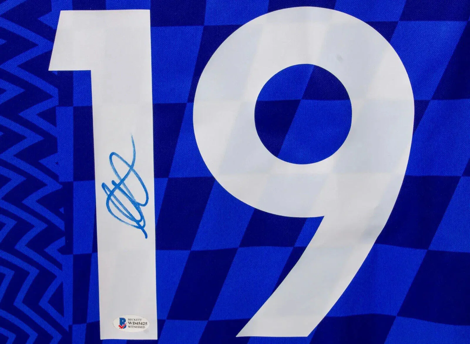 Mason Mount Signed Chelsea FC Home Soccer Jersey #19 with Beckett COA - Image 2