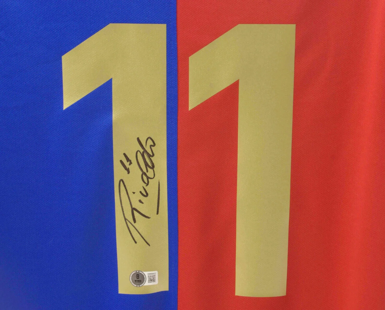 Rivaldo Signed FC Barcelona Home Soccer Jersey #11 with Beckett Witness - Image 2