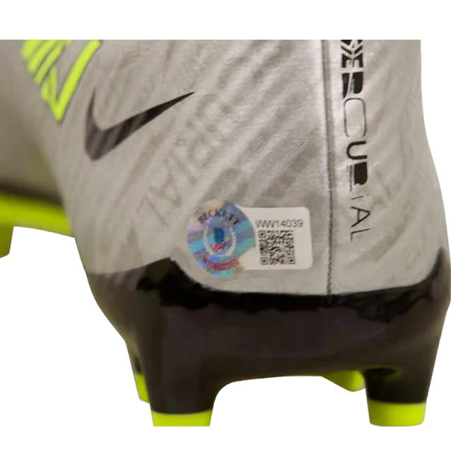 Ronaldo Nazario Signed Nike Mercurial Soccer Cleat with Beckett Witness - Image 2
