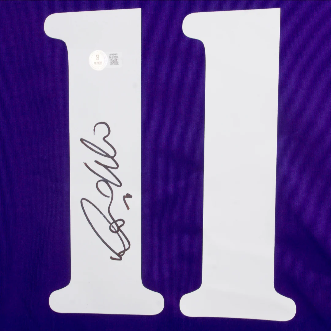 Framed Ronaldo Nazario Signed Real Madrid Away Soccer Jersey #11 with Beckett Witness - Image 2
