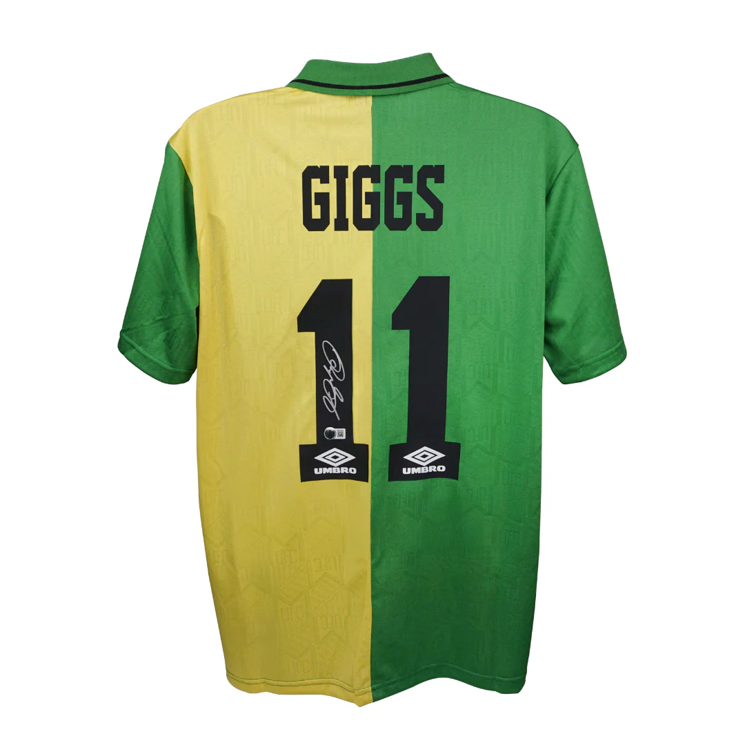 Framed Ryan Giggs Signed Manchester United Away Soccer Jersey #11 with Beckett Witness - Image 3