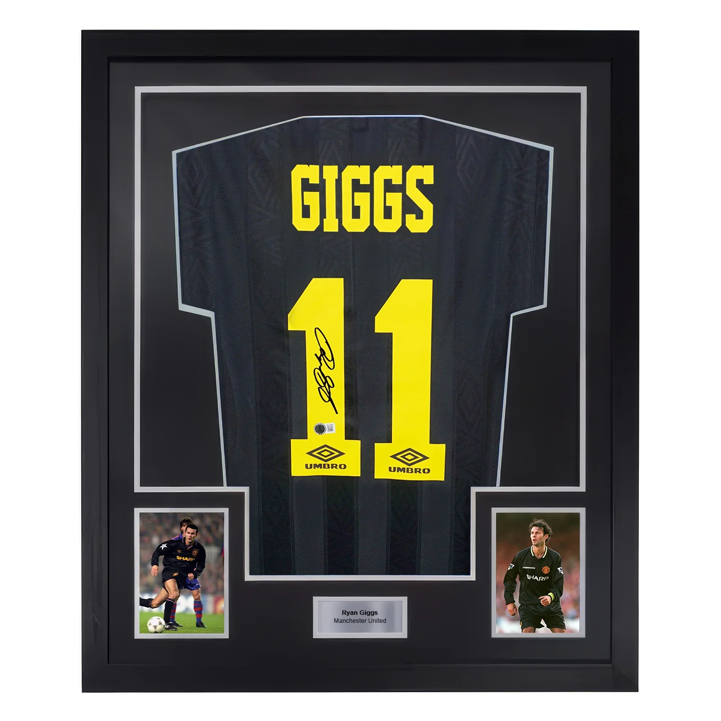 Framed Ryan Giggs Signed Manchester United Soccer Jersey #11 with Beckett Witness