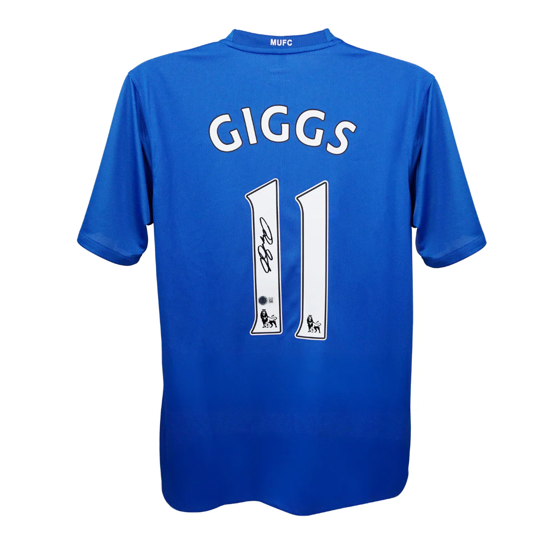Framed Ryan Giggs Signed Manchester United Soccer Jersey #11 with Beckett Witness - Image 3