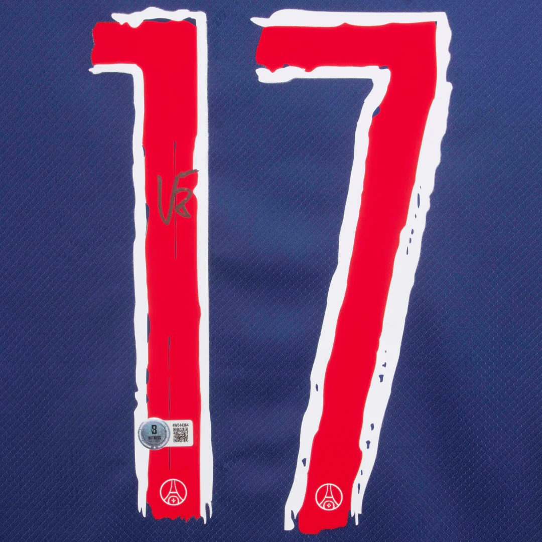 Framed Vitinha Signed PSG Soccer Jersey #17 with Beckett Witness - Image 2